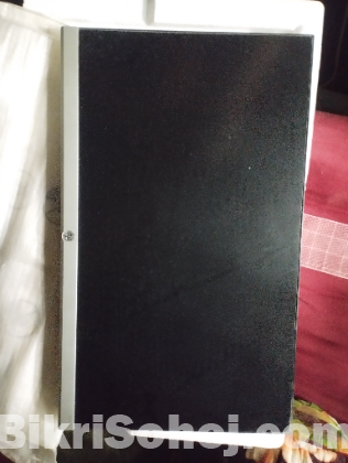HP M22f 22
